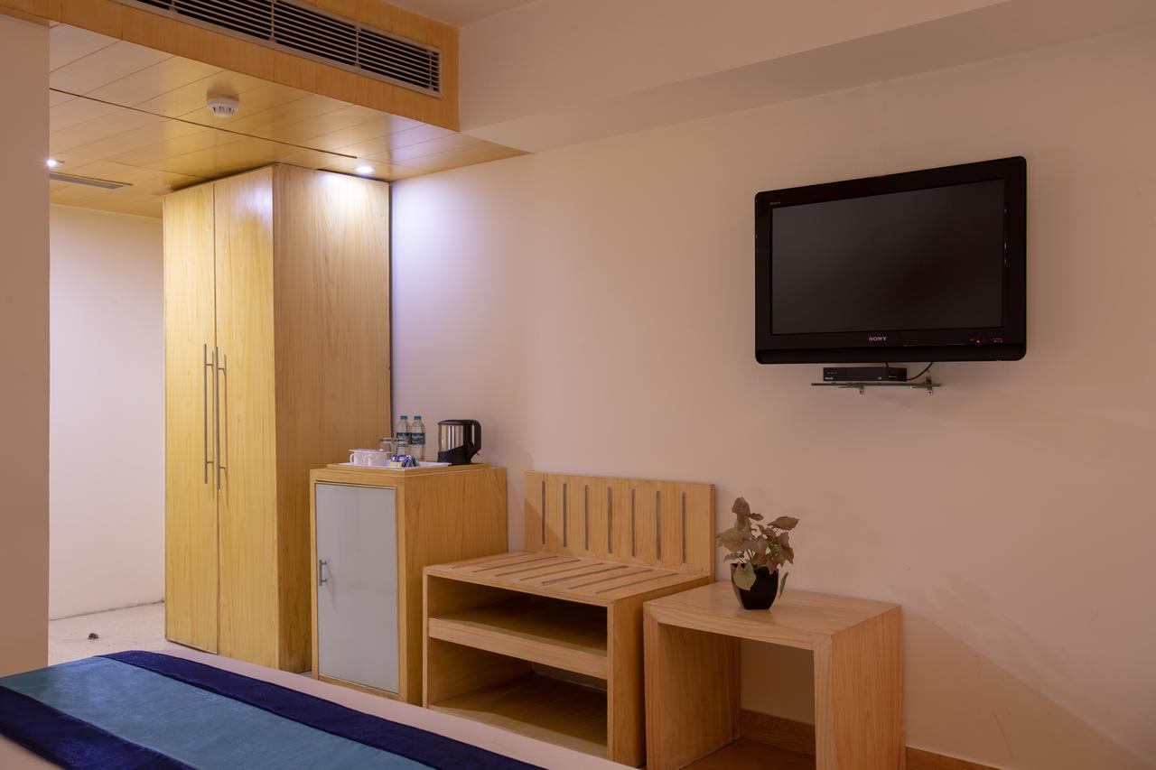 Hotel Mint Park Maple Амритсар Екстериор снимка
