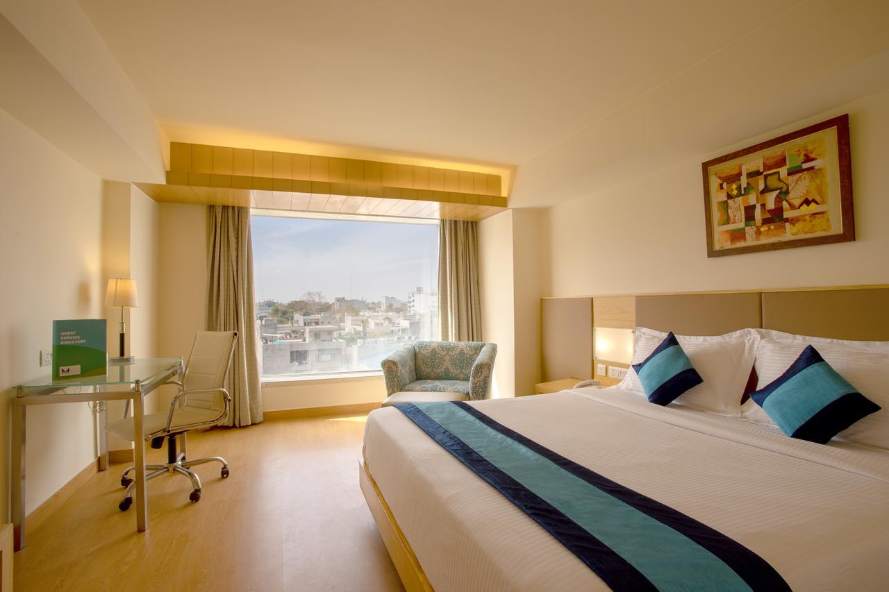 Hotel Mint Park Maple Амритсар Екстериор снимка